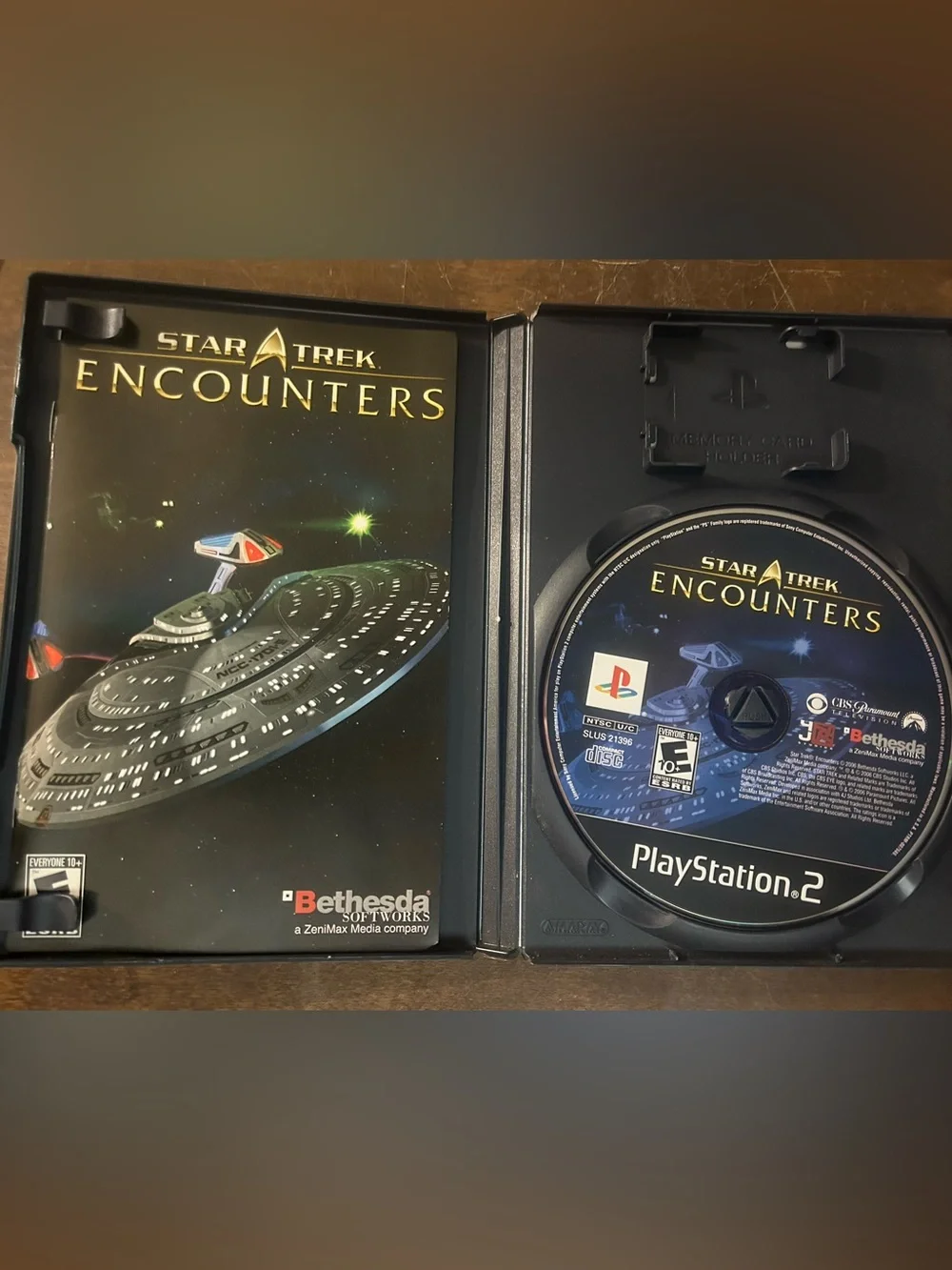 Pre-Owned CIB Star Trek Encounters Video Game for the Sony PlayStation 2 PS2